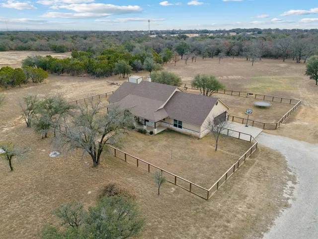 $750,000 | 1211 County Road 1024, Glen Rose, TX 76043