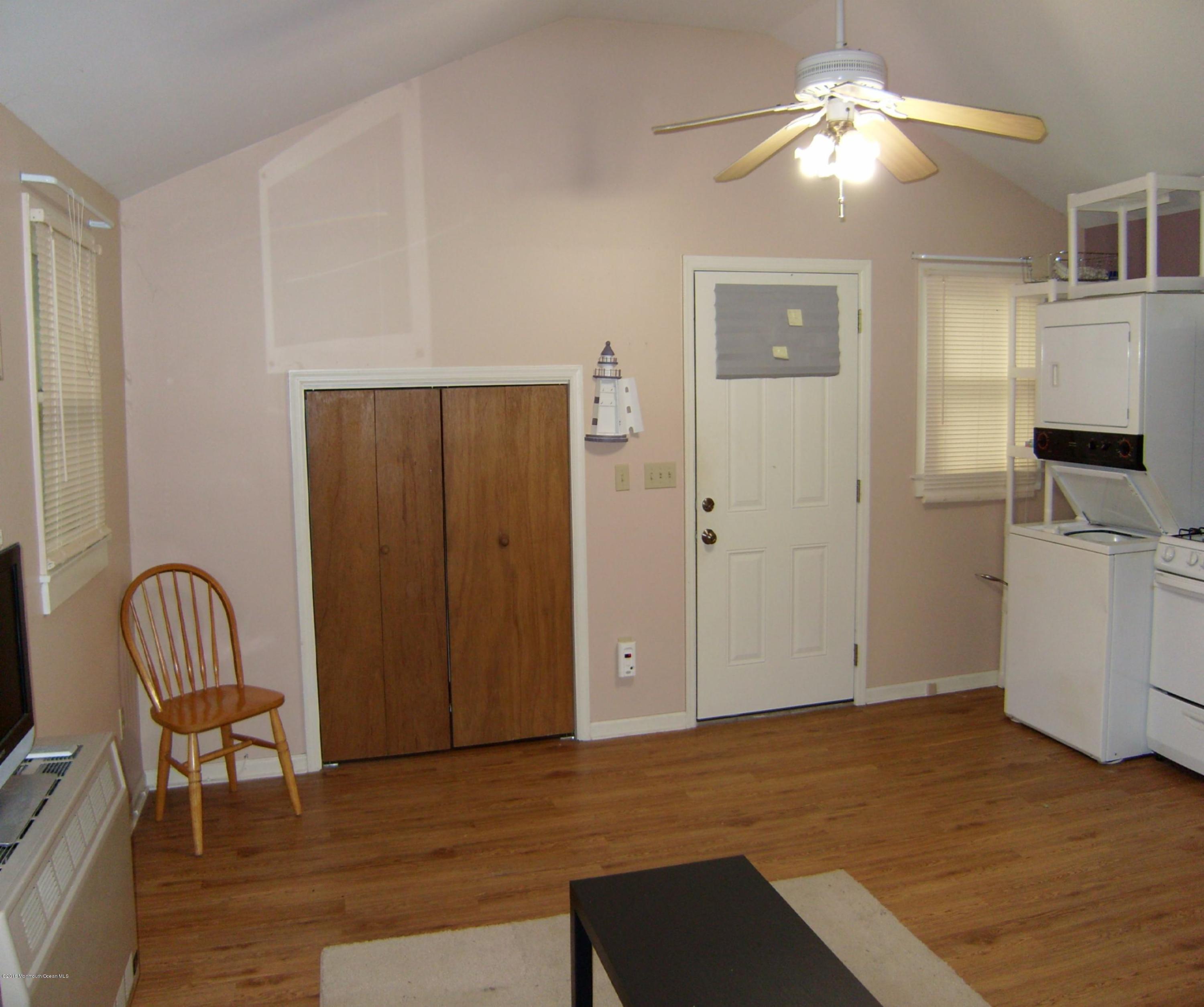 327 New Bedford Road, Unit COTTAGE Belmar, NJ 07719 - Photo 2 of 5 SL740463