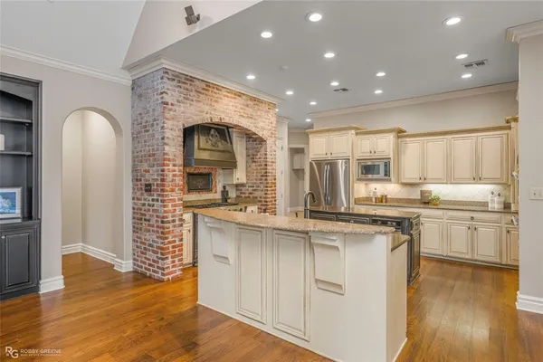 $750,000 | 105 Esplanade Court, Bossier City, LA 71111