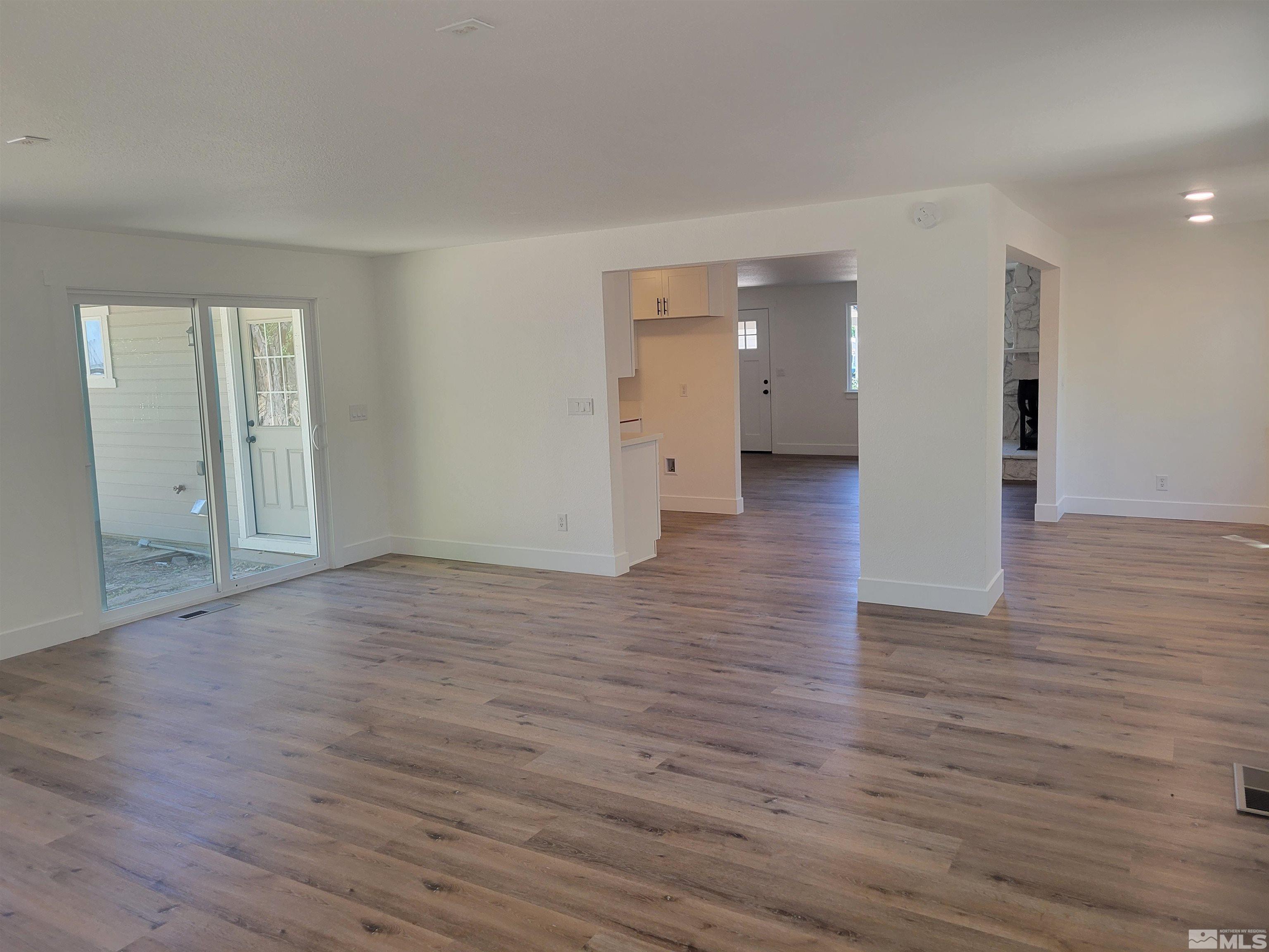 106 Opalite Court Reno, NV 89521 - Photo 9 of 23 Photo 9