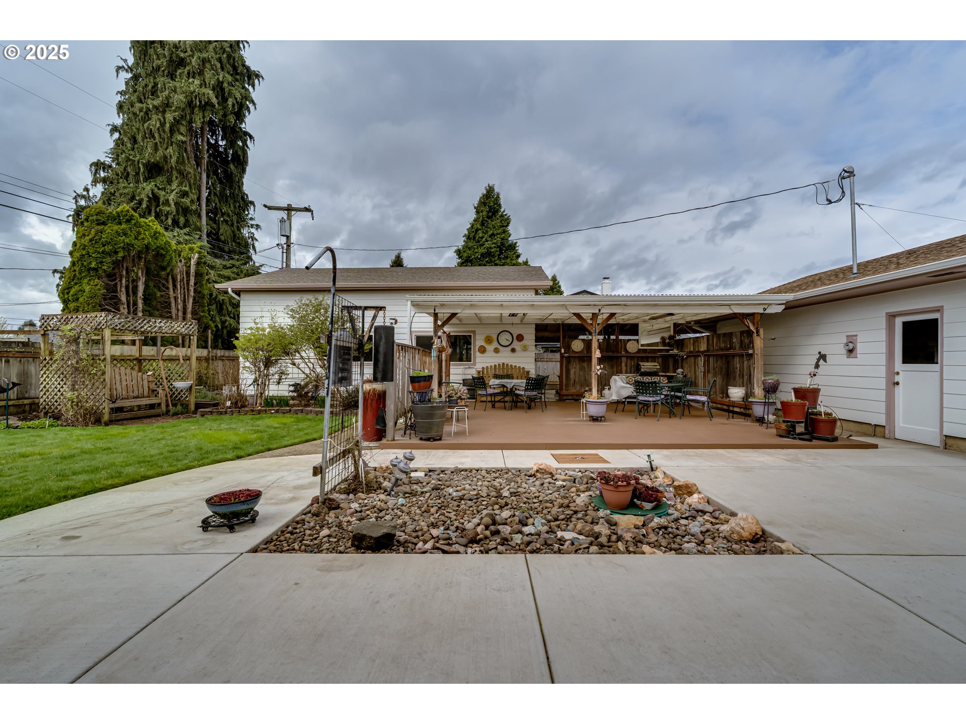 1595 Rambling Drive Springfield, OR 97477 - Photo 38 of 48