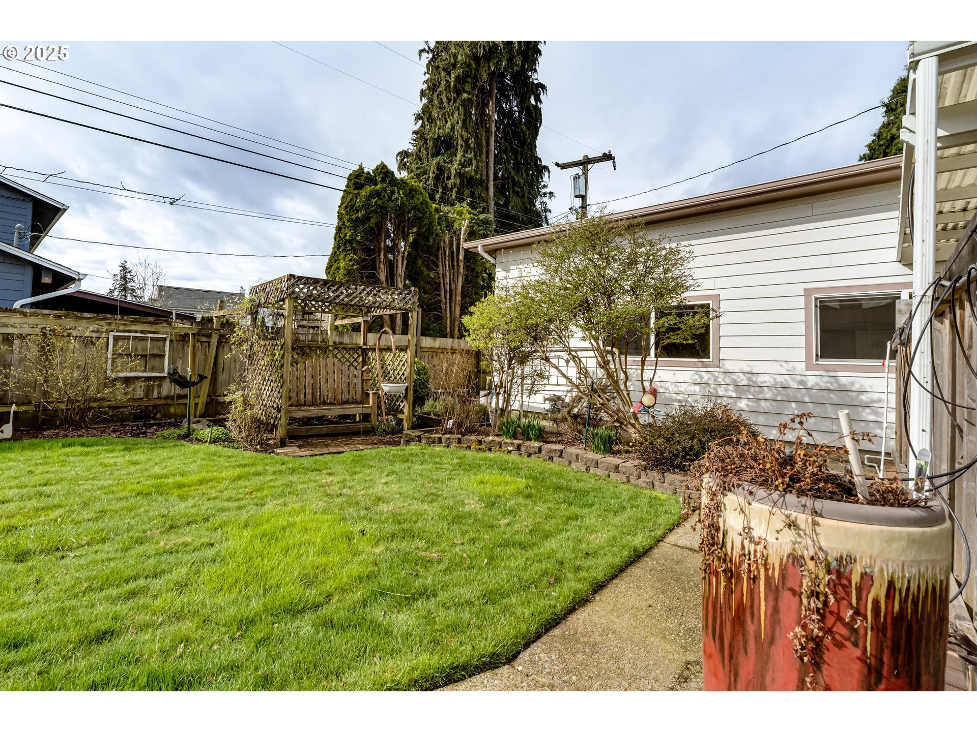 1595 Rambling Drive Springfield, OR 97477 - Photo 39 of 48