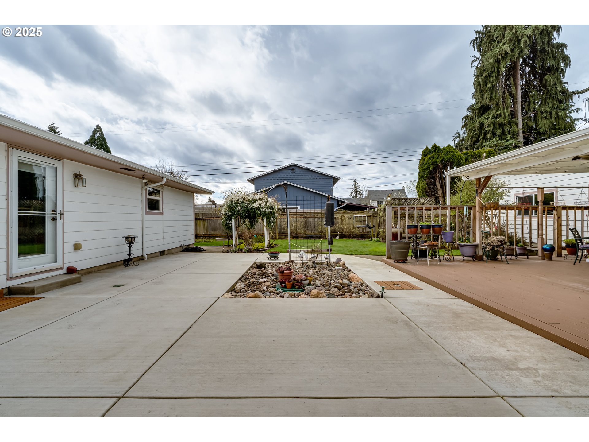 1595 Rambling Drive Springfield, OR 97477 - Photo 41 of 48