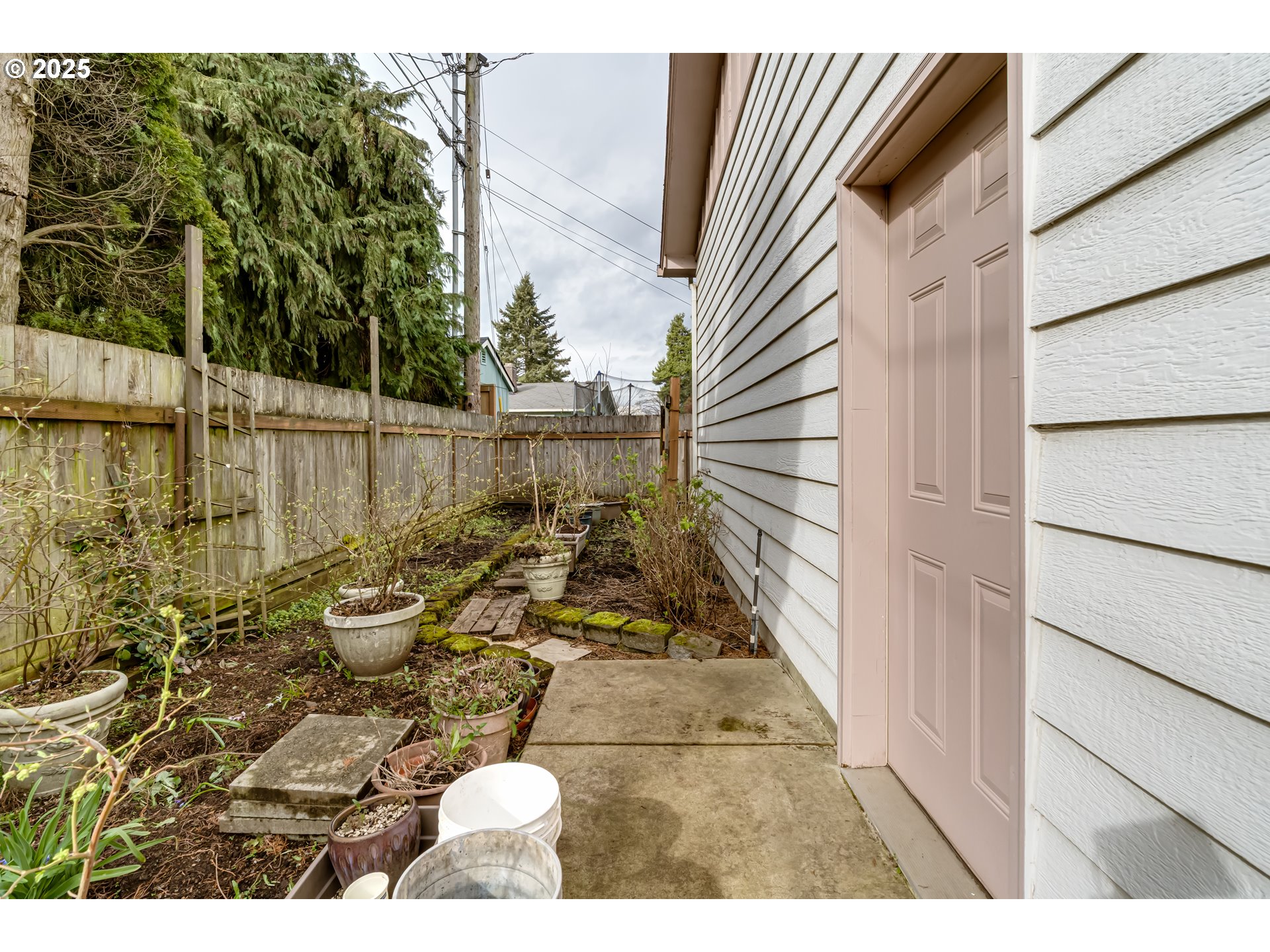 1595 Rambling Drive Springfield, OR 97477 - Photo 42 of 48