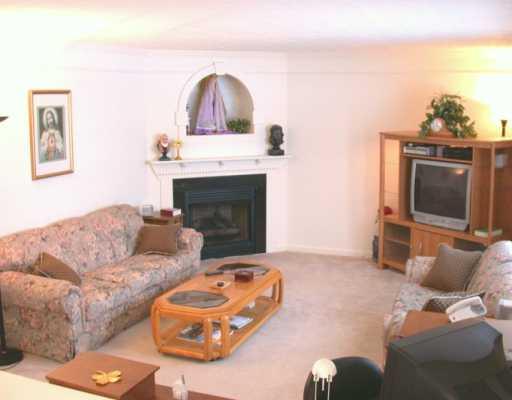 153 Cedar Ridge Drive Monaca, PA 15061 - Photo 2 of 8 Den/Family/Great Room.