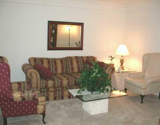 153 Cedar Ridge Drive Monaca, PA 15061 - Photo 5 of 8 Living Room.