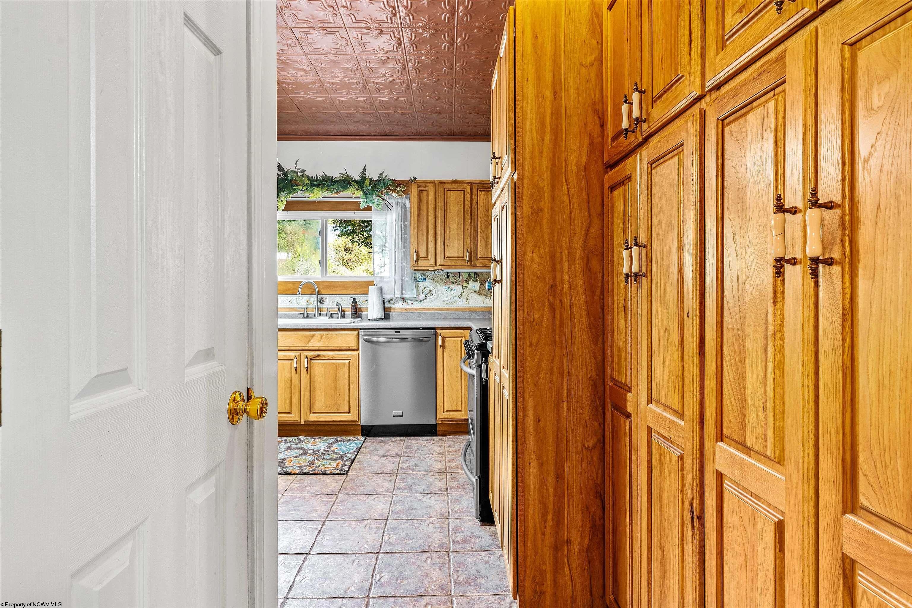 8 Drake Road Morgantown, WV 26501 - Photo 8 of 46 Gallery Image 8