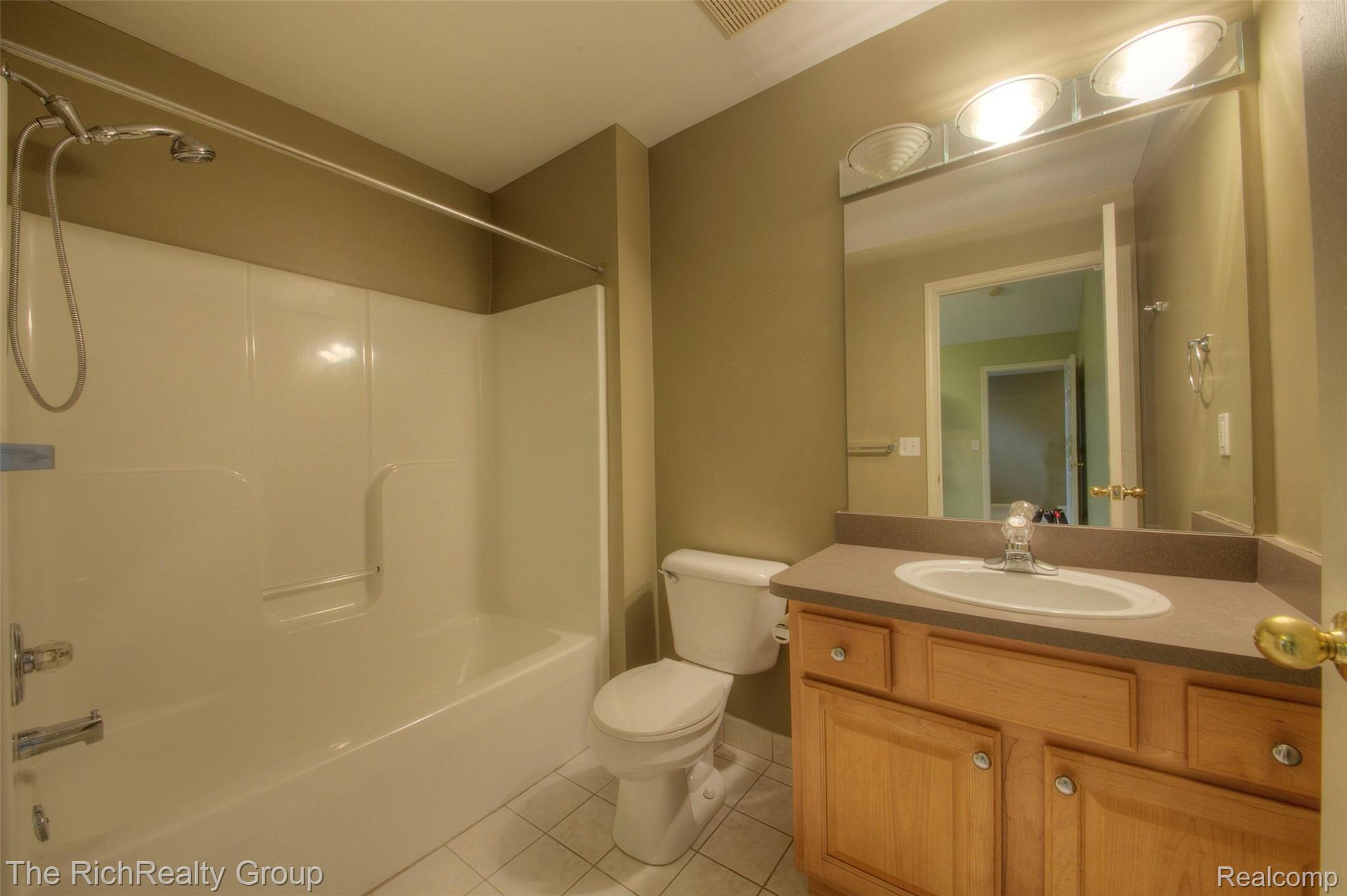 41796 Glade Road, Unit 43 Canton, MI 48187 - Photo 27 of 35 2nd master bathroom ensures privacy