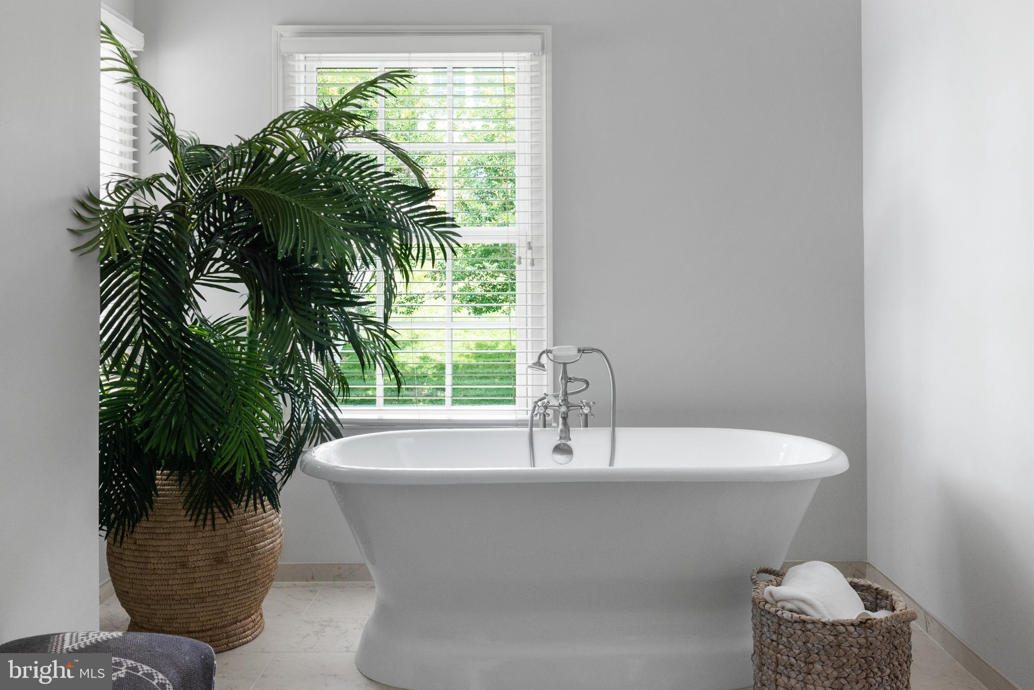 1932 Carrollton Road Annapolis, MD 21409 - Photo 58 of 134 Free standing soaking tub