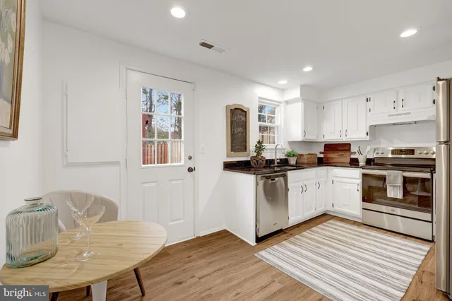 $409,000 | 37 Alden Court, Sterling, VA 20165