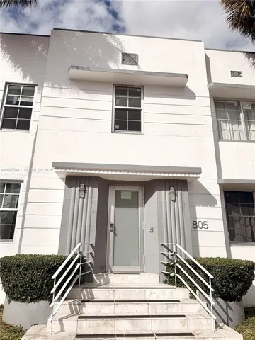 a view of entryway and hall