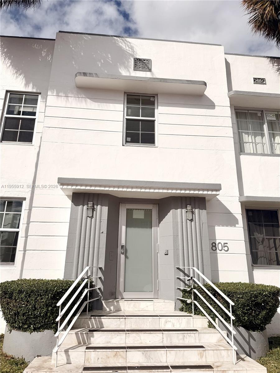 a view of entryway and hall