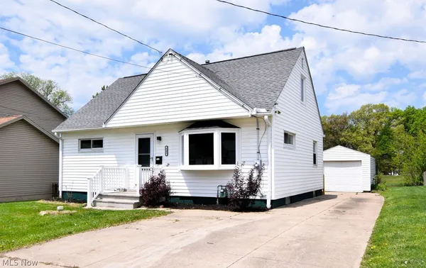 $280,000 | 643 Viewpoint Avenue, Cuyahoga Falls, OH 44221