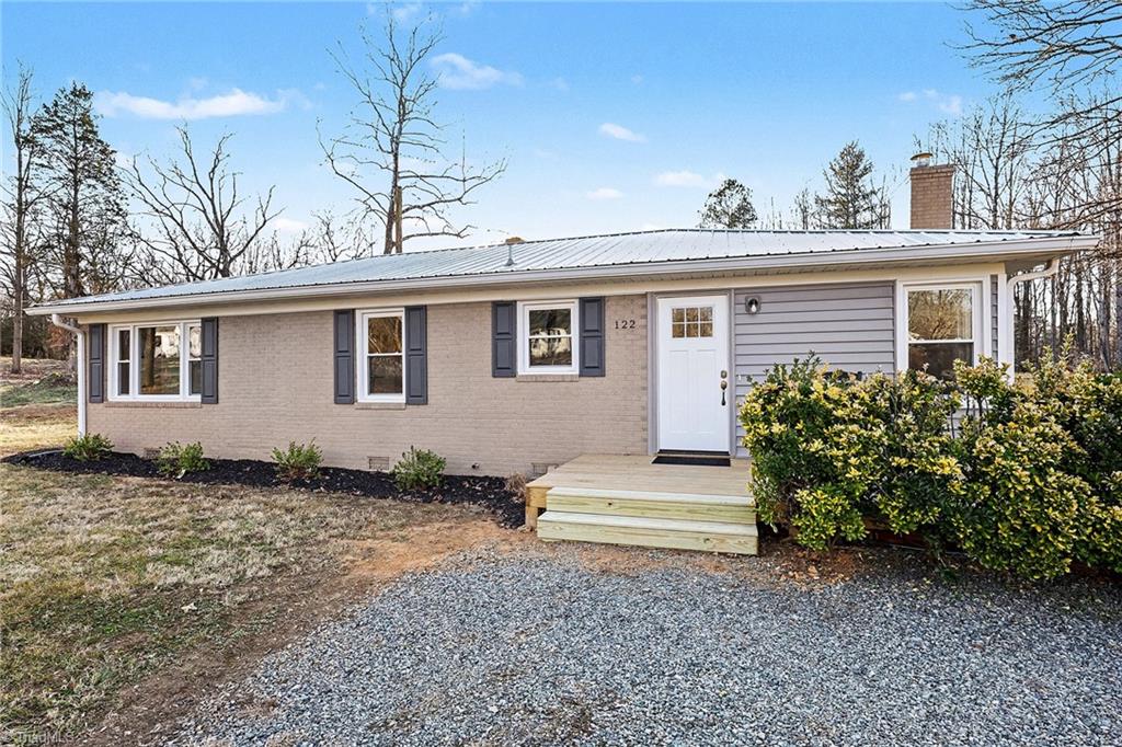 122 Old Fisher Ferry Road Thomasville, NC 27360 - Photo 2 of 20