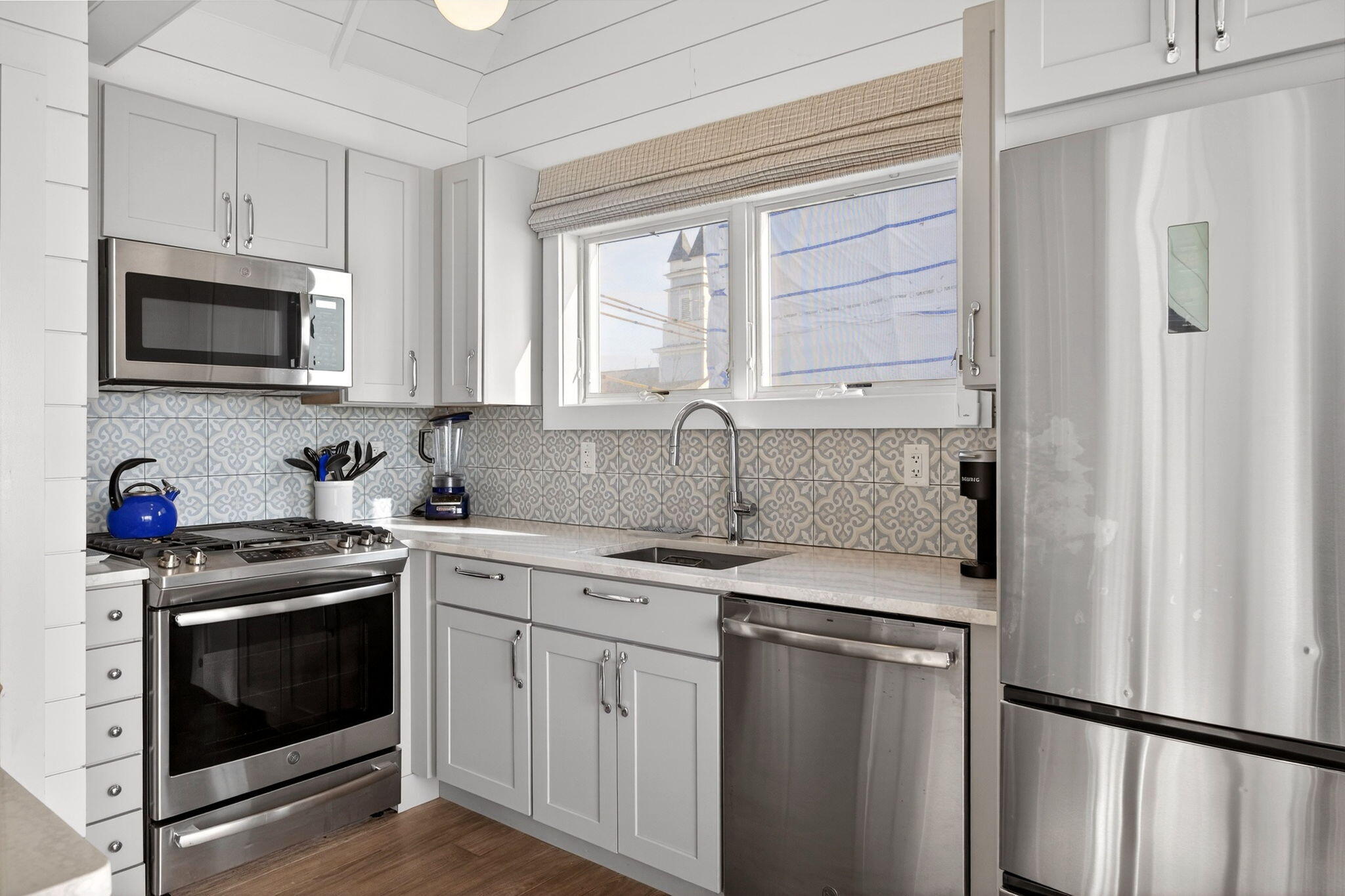 495 Commercial Street, Unit 9 Provincetown, MA 02657 - Photo 12 of 25 69-PF0A9197