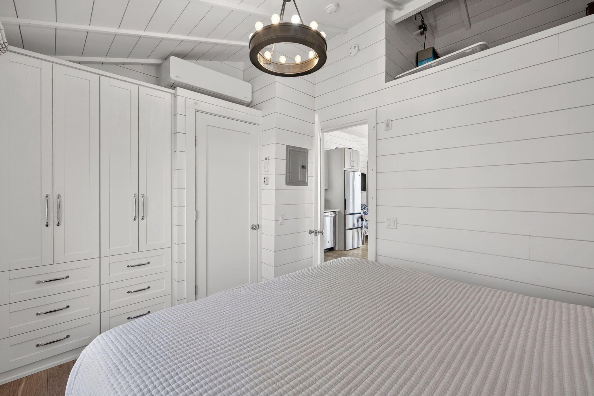 495 Commercial Street, Unit 9 Provincetown, MA 02657 - Photo 15 of 25 76-PF0A9238