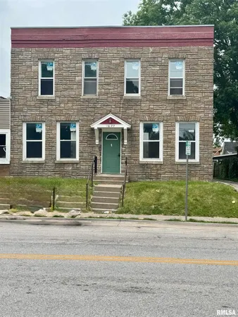$875 | 1622 Washington Street, Unit 4, Davenport, IA 52804