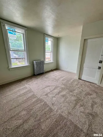 $875 | 1622 Washington Street, Unit 4, Davenport, IA 52804