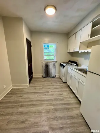 $875 | 1622 Washington Street, Unit 4, Davenport, IA 52804