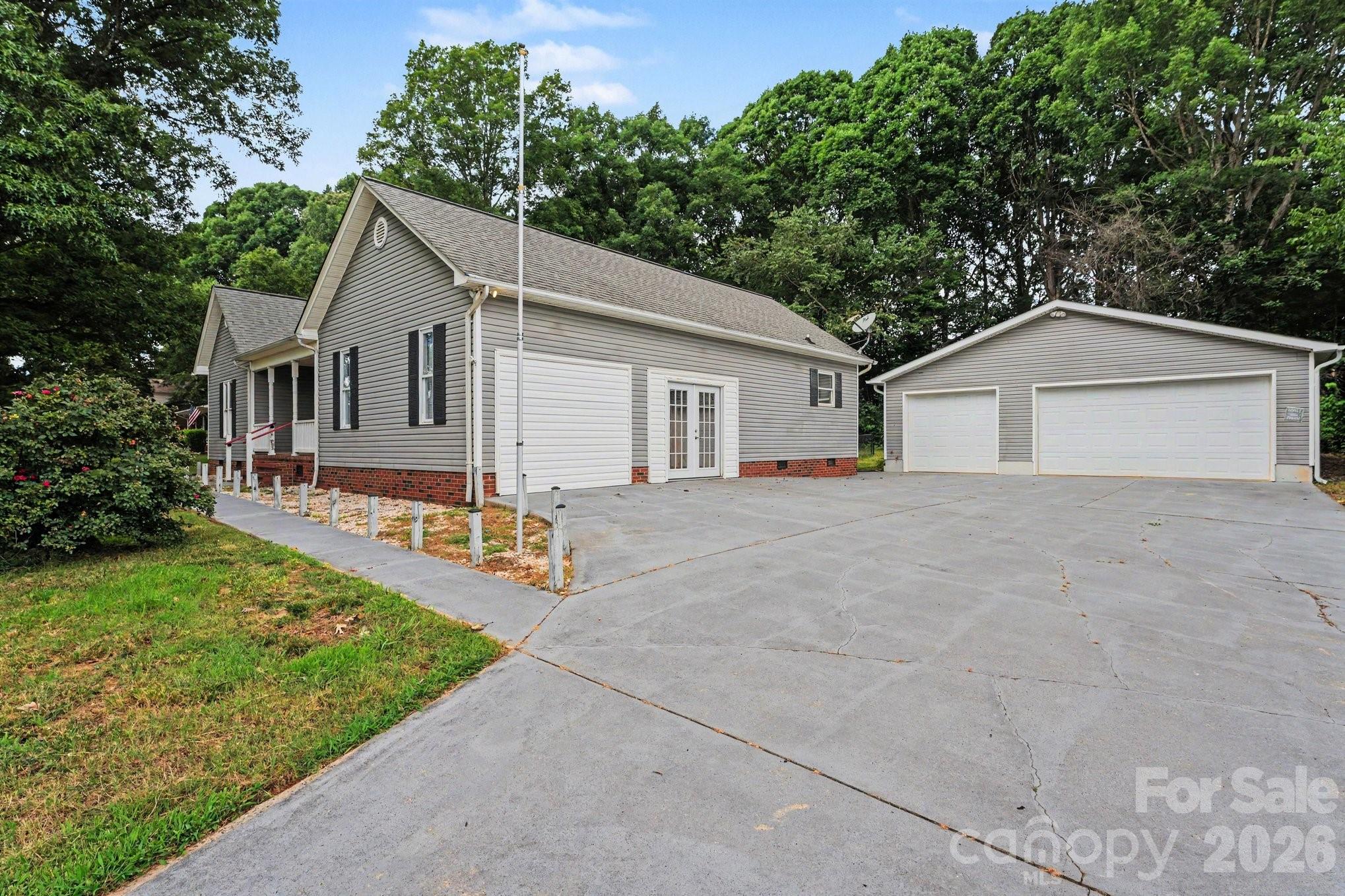 2684 Tiffany Street Conover, NC 28613 - Photo 2 of 15