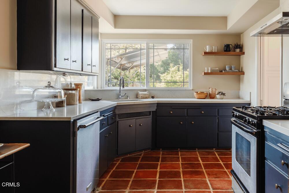 1300 Meadowbrook Road Altadena, CA 91001 - Photo 20 of 45 020_cropped_27_590