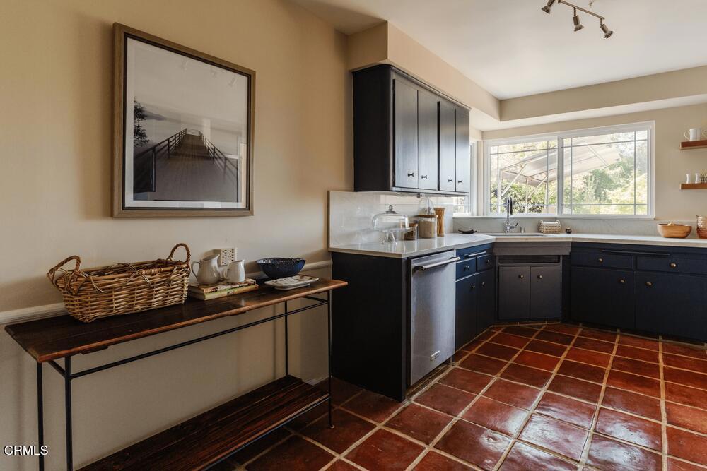 1300 Meadowbrook Road Altadena, CA 91001 - Photo 21 of 45 021_cropped_26_454