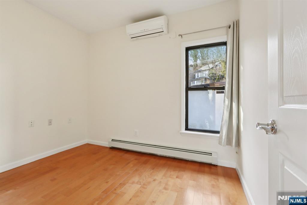 32 Hudson Terrace, Unit 2 Edgewater, NJ 07020 - Photo 17 of 42