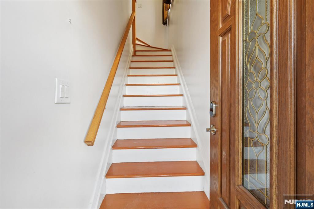 32 Hudson Terrace, Unit 2 Edgewater, NJ 07020 - Photo 2 of 42