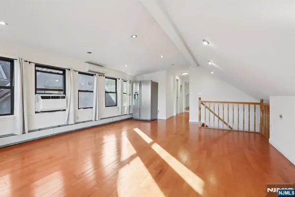 $3,850 | 32 Hudson Terrace, Unit 2, Edgewater, NJ 07020