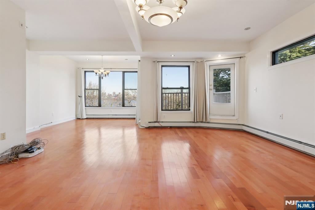 32 Hudson Terrace, Unit 2 Edgewater, NJ 07020 - Photo 4 of 42