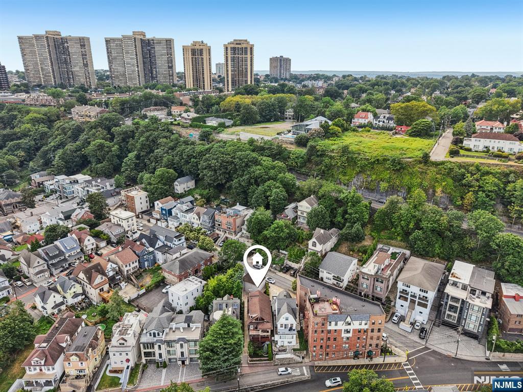 32 Hudson Terrace, Unit 2 Edgewater, NJ 07020 - Photo 42 of 42 an aerial view of a city with lots of residential buildings