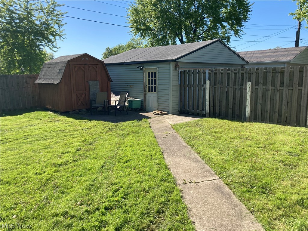627 Weller Road Elyria, OH 44035 - Photo 5 of 22 Gallery Image 5