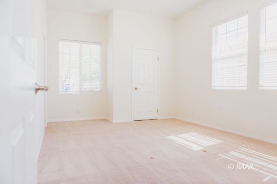 128 West Franklin Avenue Ridgecrest, CA 93555 - Photo 22 of 35 an empty room with windows