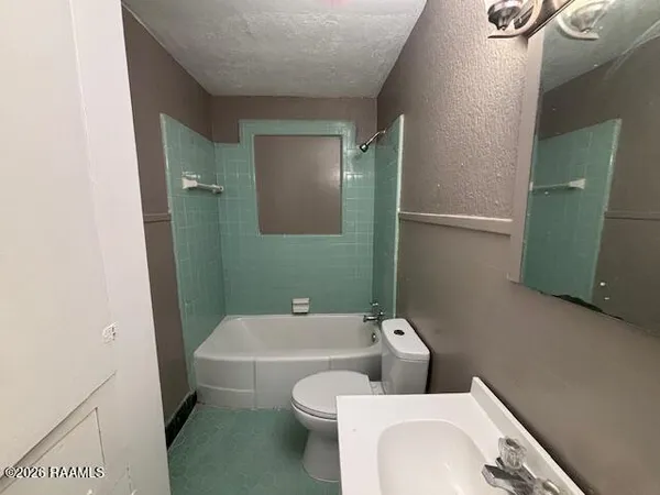 $1,295 | 3906 North Barrow Drive, Baton Rouge, LA 70802