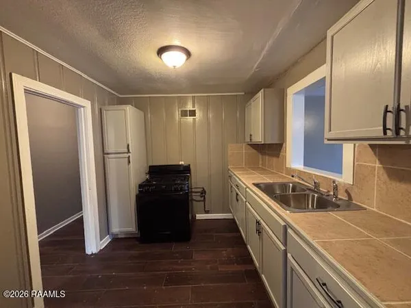 $1,295 | 3906 North Barrow Drive, Baton Rouge, LA 70802