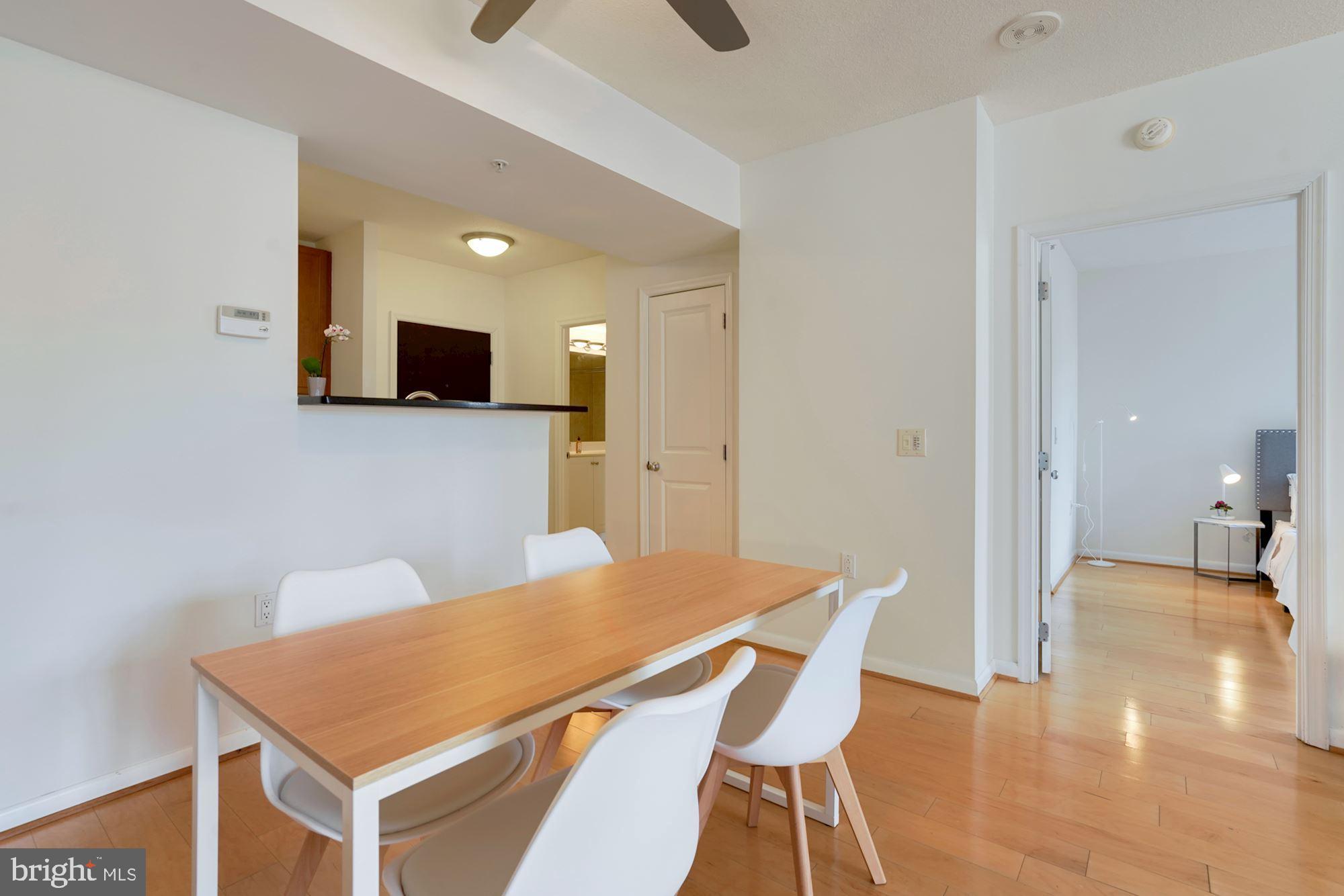 851 North Glebe Road, Unit 303 Arlington, VA 22203 - Photo 11 of 40 Dining area
