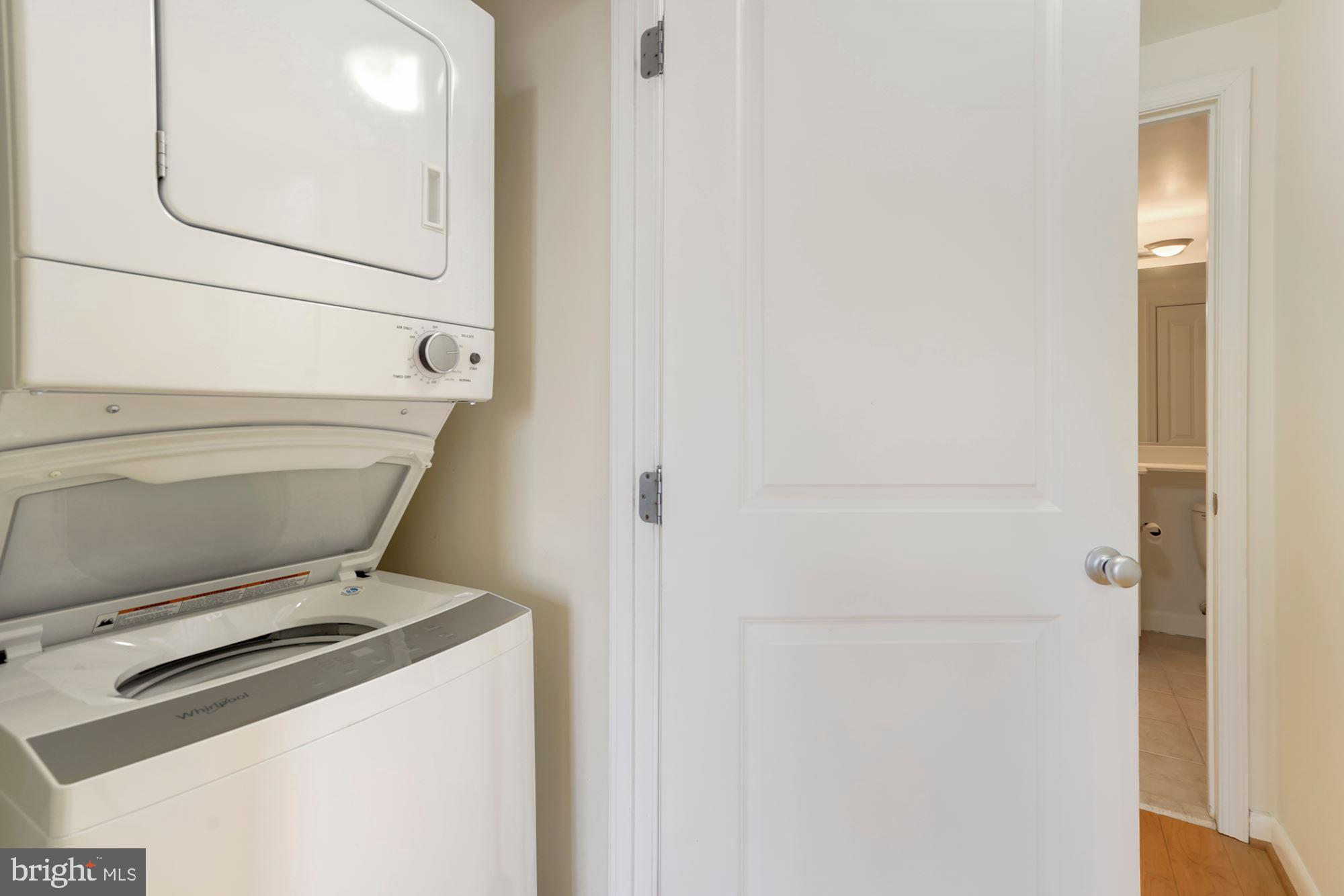 851 North Glebe Road, Unit 303 Arlington, VA 22203 - Photo 21 of 40 Washer/dryer in unit