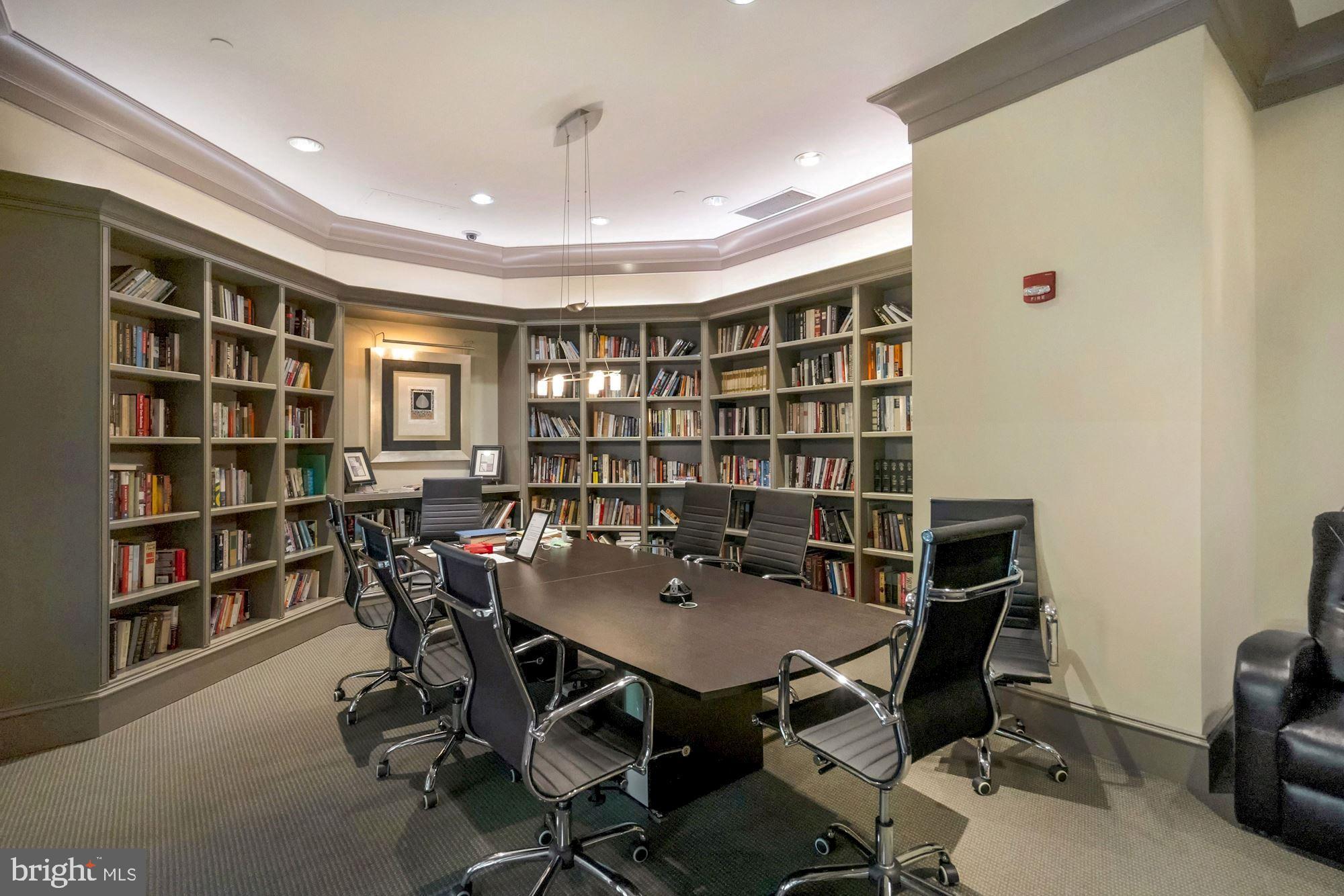 851 North Glebe Road, Unit 303 Arlington, VA 22203 - Photo 32 of 40 Library