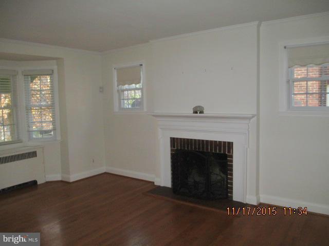 1512 Roundhill Road Baltimore, MD 21218 - Photo 2 of 14 Living Room
