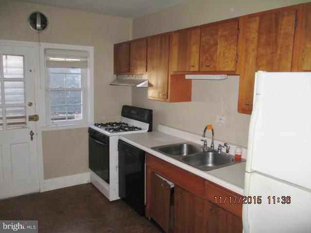 1512 Roundhill Road Baltimore, MD 21218 - Photo 6 of 14 Kitchen