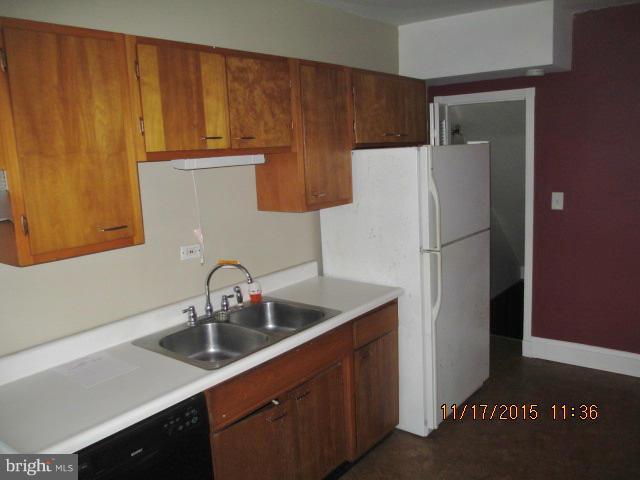 1512 Roundhill Road Baltimore, MD 21218 - Photo 7 of 14 Kitchen