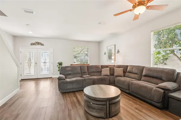 $725,000 | 5504 Lake Leta Boulevard, Tampa, FL 33624
