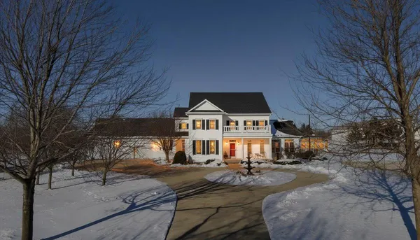 $889,000 | 805 Timothy Drive Southeast, Stewartville, MN 55976