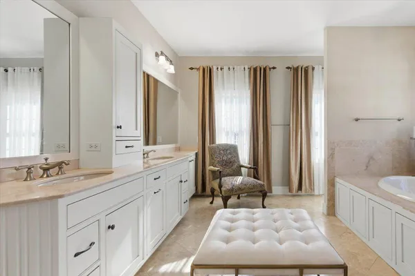 $889,000 | 805 Timothy Drive Southeast, Stewartville, MN 55976