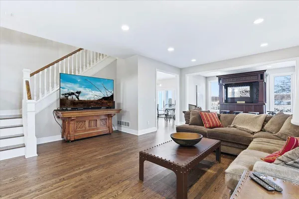 $889,000 | 805 Timothy Drive Southeast, Stewartville, MN 55976