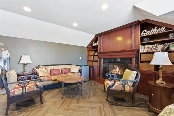 $889,000 | 805 Timothy Drive Southeast, Stewartville, MN 55976