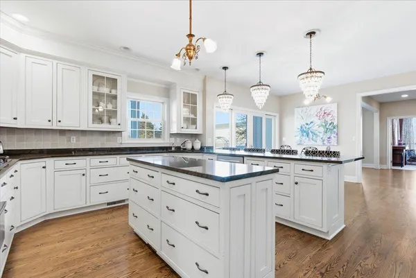 $889,000 | 805 Timothy Drive Southeast, Stewartville, MN 55976