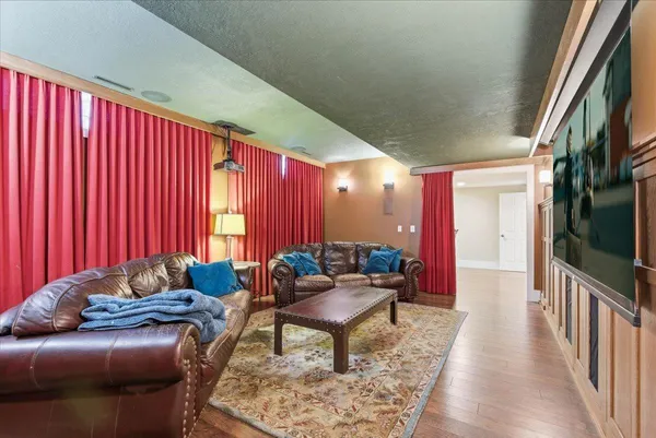 $889,000 | 805 Timothy Drive Southeast, Stewartville, MN 55976