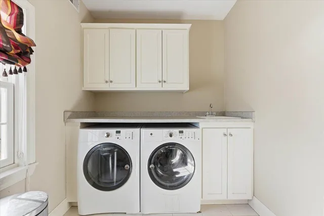 $889,000 | 805 Timothy Drive Southeast, Stewartville, MN 55976