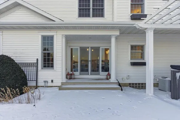 $889,000 | 805 Timothy Drive Southeast, Stewartville, MN 55976